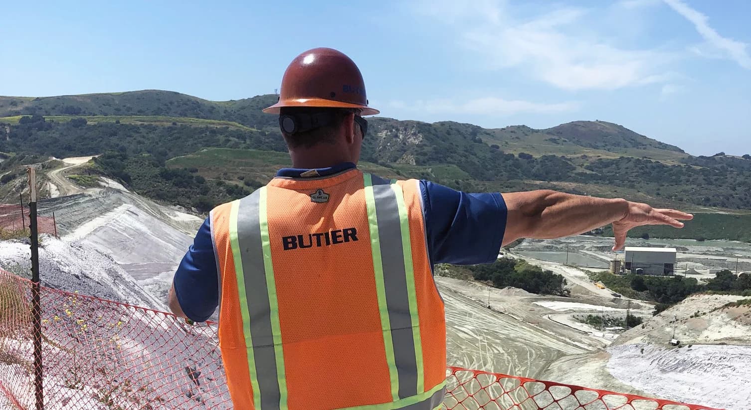 Eric Weber leading a public tour at a Butier project site