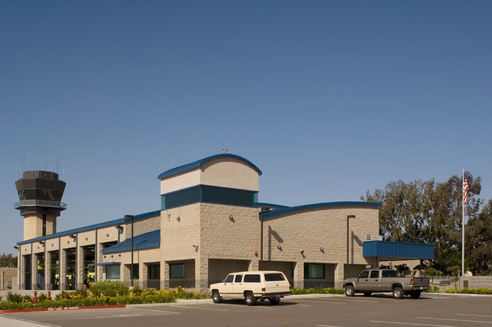 John Wayne Airport—Airport Rescue and Fire Fighting Facility #33 1